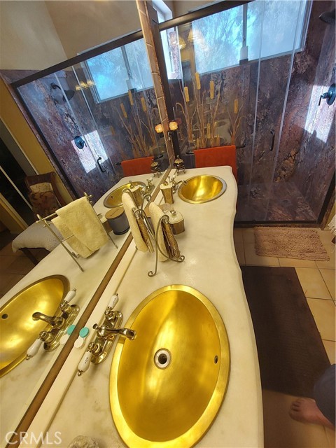 7721 Beach Falls Court, Las Vegas CA: https://media.crmls.org/medias/be156b82-75a2-4bcd-905a-fb03bc0e33f4.jpg