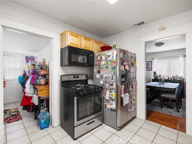 Detail Gallery Image 12 of 46 For 1736 Gramercy Ave, Torrance,  CA 90501 - 3 Beds | 2 Baths