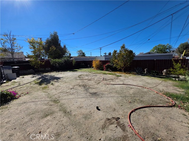 355 S Inez, Hemet CA: https://media.crmls.org/medias/be16985a-002b-4b41-a5b0-59a5c3cda460.jpg