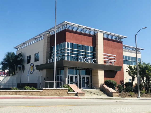 5 blocks to Redondo Union high school