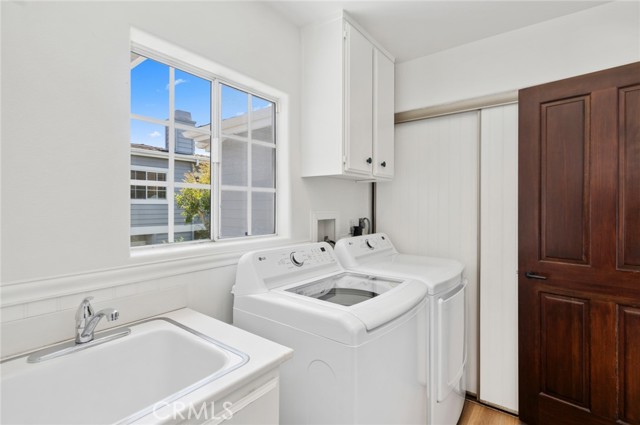 3611 Daffodil Avenue, Corona del Mar CA: https://media.crmls.org/medias/be18667b-2141-4105-bc77-d6c29156c3e1.jpg