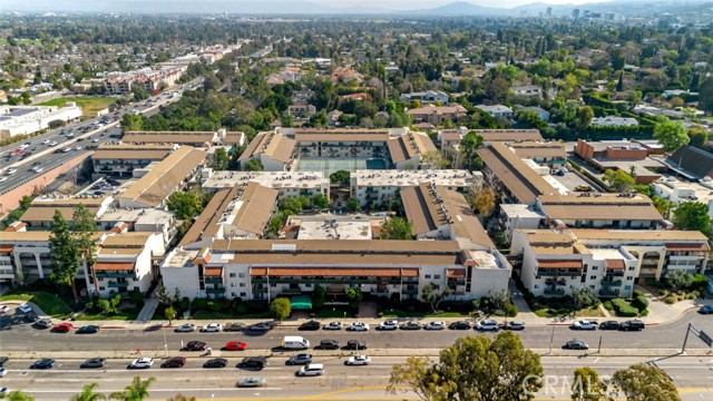 Detail Gallery Image 36 of 36 For 5460 White Oak, Encino,  CA 91316 - 2 Beds | 2 Baths