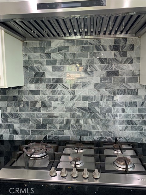 220 Laurel Avenue, Arcadia CA: https://media.crmls.org/medias/be18a2ac-77a4-4f2e-b883-7894a053f3e3.jpg