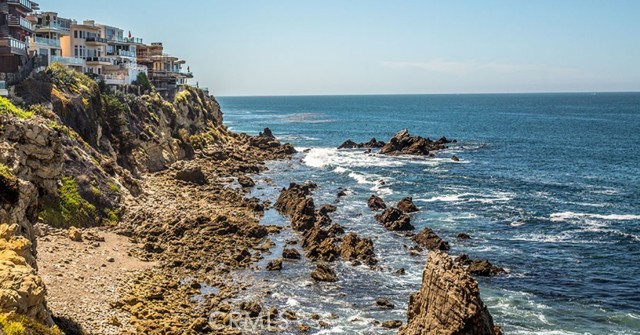 Detail Gallery Image 23 of 26 For 502 Fernleaf Avenue #1,  Corona Del Mar,  CA 92625 - 3 Beds | 2/1 Baths