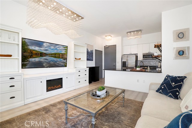 488 E Ocean Boulevard, Long Beach CA: https://media.crmls.org/medias/be18ca4f-8a9c-4a0f-8314-887cd4720256.jpg