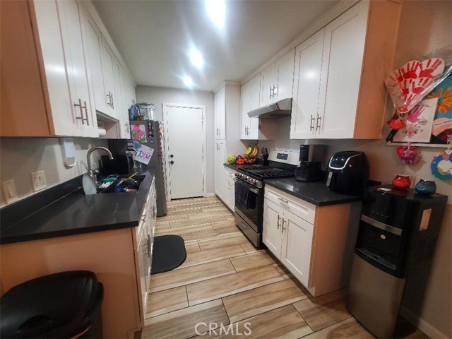 2431 12th Street, Riverside CA: https://media.crmls.org/medias/be195f3b-936b-4b52-89aa-69ab43035c31.jpg