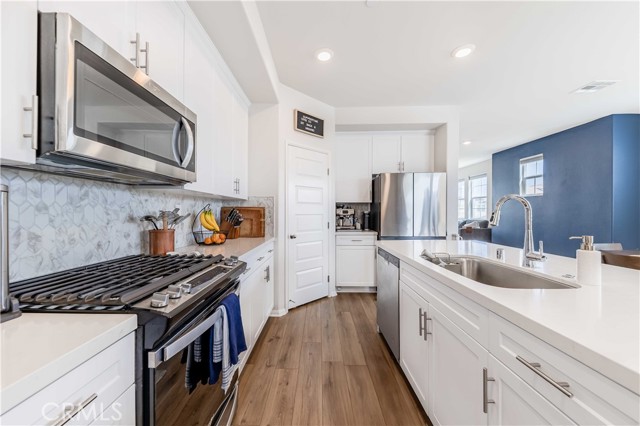 Detail Gallery Image 17 of 38 For 40709 Melrose Dr, Temecula,  CA 92591 - 4 Beds | 3/1 Baths