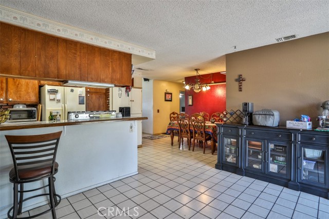 3012 Homer Circle, Jurupa Valley CA: https://media.crmls.org/medias/be198620-37af-49b4-8d84-611fdd293076.jpg
