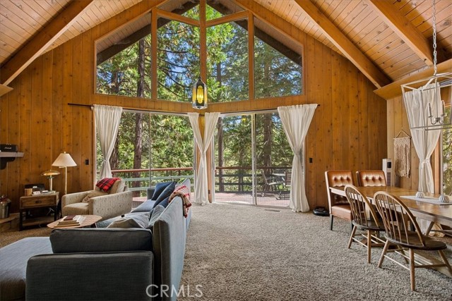 Detail Gallery Image 7 of 36 For 26522 Thunderbird Dr, Lake Arrowhead,  CA 92391 - 3 Beds | 2/1 Baths