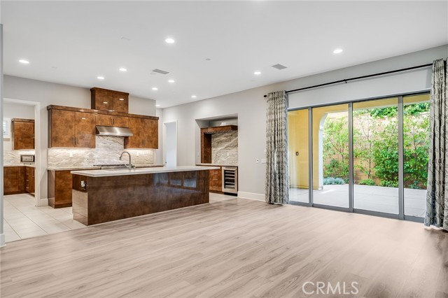 Detail Gallery Image 9 of 45 For 212 Parkwood, Irvine,  CA 92620 - 4 Beds | 4/1 Baths