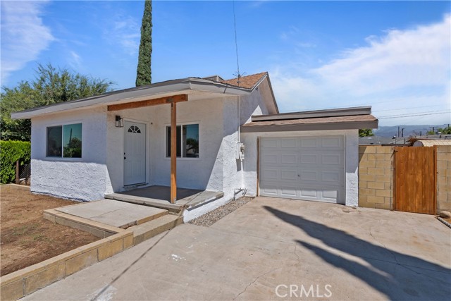 25742 7th Street, San Bernardino CA: https://media.crmls.org/medias/be1b94eb-c683-4909-91ba-b0c8b958312c.jpg