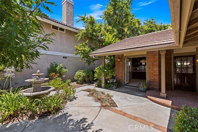 Detail Gallery Image 2 of 31 For 23943 via Rosa Linda, Valencia,  CA 91355 - 3 Beds | 2 Baths