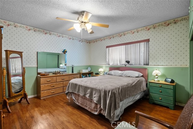 21041 Lanark Street, Canoga Park CA: https://media.crmls.org/medias/be1c733e-9439-4012-af90-6f20b17c627c.jpg