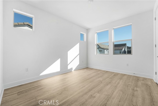 27409 Creekwood Lane, Valencia CA: https://media.crmls.org/medias/be1d8b90-e410-45d7-b179-1e8d167fbad5.jpg