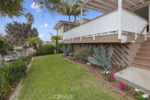 Detail Gallery Image 3 of 37 For 551 Avenue B, Redondo Beach,  CA 90277 - 3 Beds | 2/1 Baths