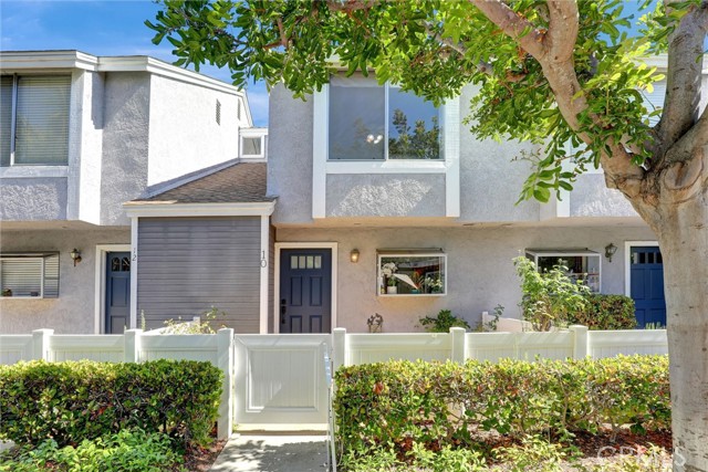 Detail Gallery Image 1 of 28 For 10 Candlewood Ln, Aliso Viejo,  CA 92656 - 2 Beds | 1/1 Baths