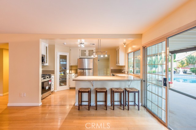 Detail Gallery Image 13 of 66 For 23132 Posada, Valencia,  CA 91354 - 5 Beds | 3 Baths