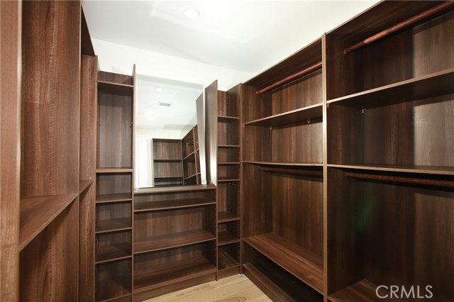 452 Woodbury Road, Glendale CA: https://media.crmls.org/medias/be1ebfc2-c035-4387-a9aa-43911d6b5791.jpg