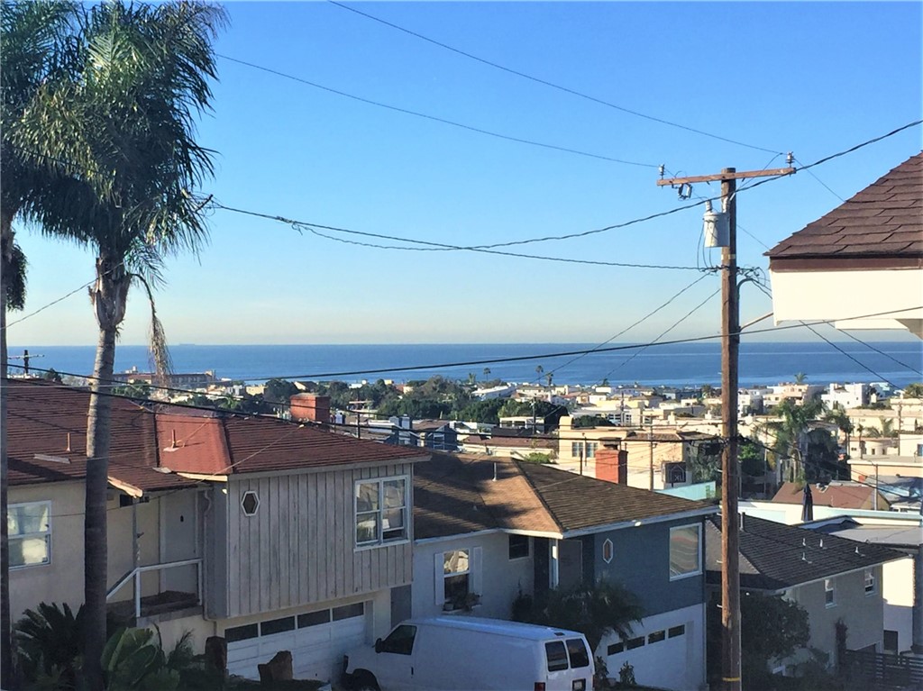 915 9th Street, Hermosa Beach, California 90254, 6 Bedrooms Bedrooms, ,2 BathroomsBathrooms,Residential,Sold,9th,SB22020635