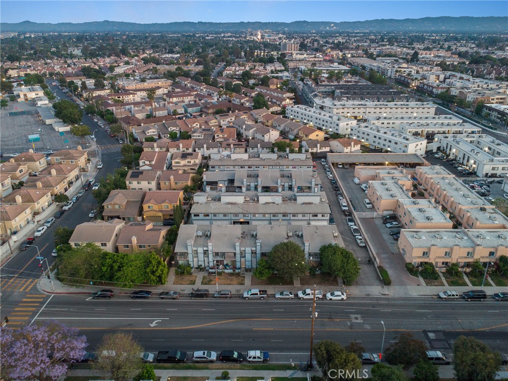 https://media.crmls.org/medias/be1f6c68-91bf-4808-b729-e3c44e25a76e.jpg?preset=X-Large