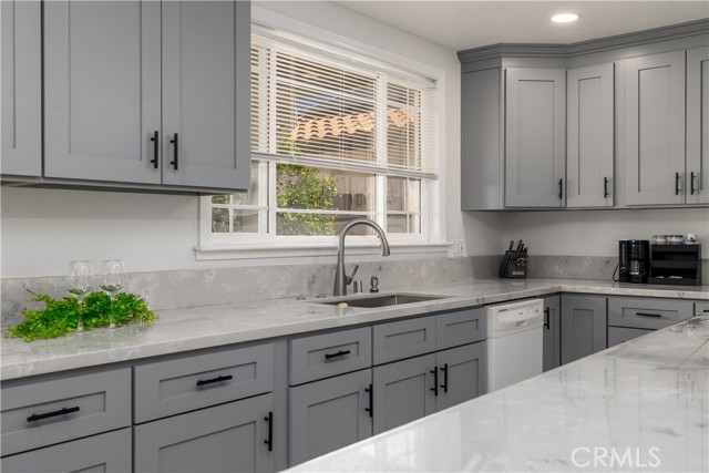 Detail Gallery Image 13 of 47 For 10954 Cool Lake, San Diego,  CA 92128 - 4 Beds | 2/1 Baths