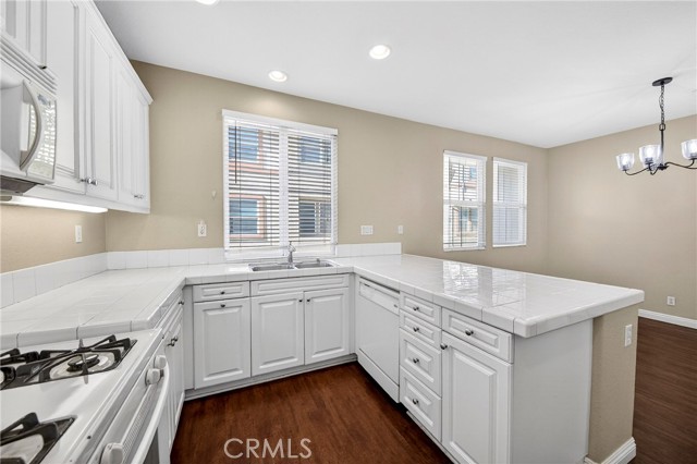 Detail Gallery Image 9 of 28 For 151 Principia Ct, Claremont,  CA 91711 - 3 Beds | 2/1 Baths