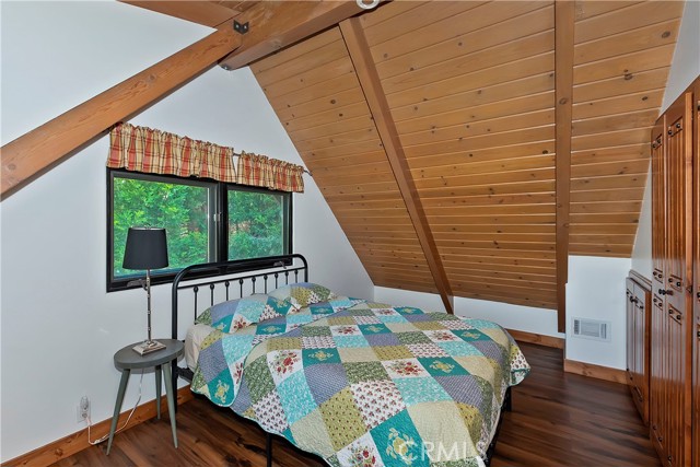 28545 Wabash Drive, Lake Arrowhead CA: https://media.crmls.org/medias/be20dee4-a103-4d93-94f9-9248138f7e37.jpg