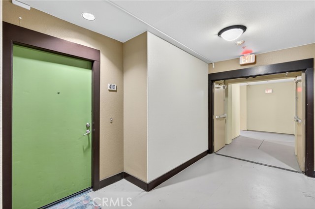 24585 Town Center Drive, Valencia CA: https://media.crmls.org/medias/be212c94-c878-4e11-aa61-15ed71aea846.jpg