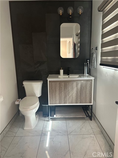 Detail Gallery Image 14 of 24 For 11243 Mclennan, Granada Hills,  CA 91344 - 3 Beds | 3 Baths