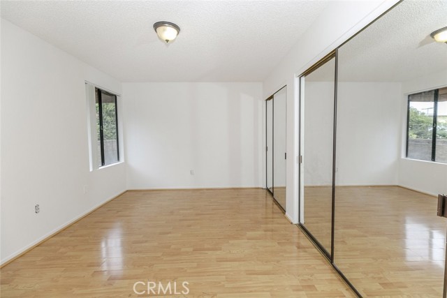 Detail Gallery Image 14 of 27 For 914 E Elk Ave #4,  Glendale,  CA 91205 - 20 Beds | 20 Baths