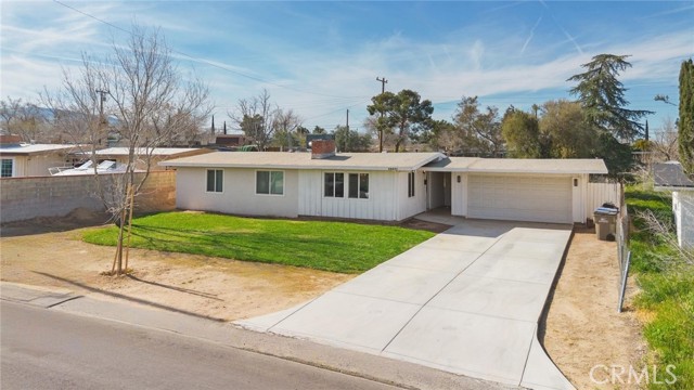 Detail Gallery Image 2 of 28 For 38871 Yucca Tree, Palmdale,  CA 93551 - 3 Beds | 1 Baths