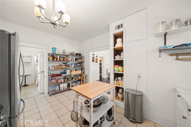 373 W Santa Cruz Street, San Pedro CA: https://media.crmls.org/medias/be233a51-6f7e-431a-81ce-fc13d0b55f36.jpg