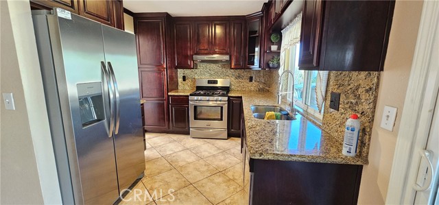 Detail Gallery Image 4 of 20 For 3166 Atlantic, Highland,  CA 92346 - 4 Beds | 2 Baths