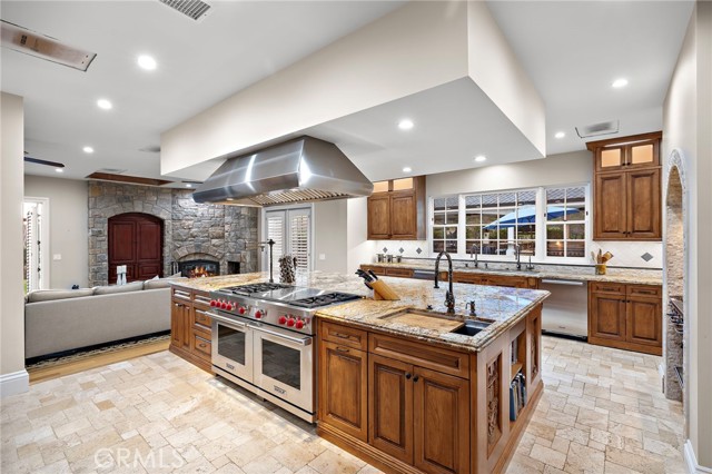 Image 6 of 56 For 30882 Via Colinas