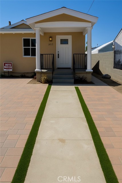 Detail Gallery Image 3 of 18 For 340 S Avenue 56, Los Angeles,  CA 90042 - 3 Beds | 2 Baths