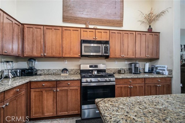 Detail Gallery Image 7 of 24 For 1451 Daybreak Way, Beaumont,  CA 92223 - 4 Beds | 2/1 Baths