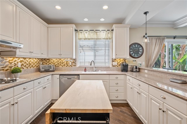 2226 Nelson Avenue, Redondo Beach, California 90278, 4 Bedrooms Bedrooms, ,2 BathroomsBathrooms,Residential,Sold,Nelson,SB22119985