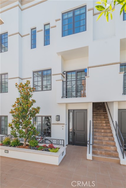 288 S Oakland Ave, Pasadena CA: https://media.crmls.org/medias/be25fb73-74f1-4dd3-8877-e3bda2170efd.jpg