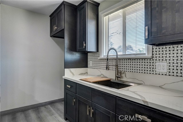 Detail Gallery Image 2 of 17 For 3630 Russell St, Riverside,  CA 92501 - 2 Beds | 1 Baths