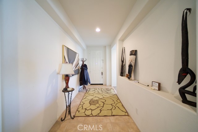 https://media.crmls.org/medias/be264917-bbd6-4469-8648-aeeb081ff841.jpg?preset=X-Large