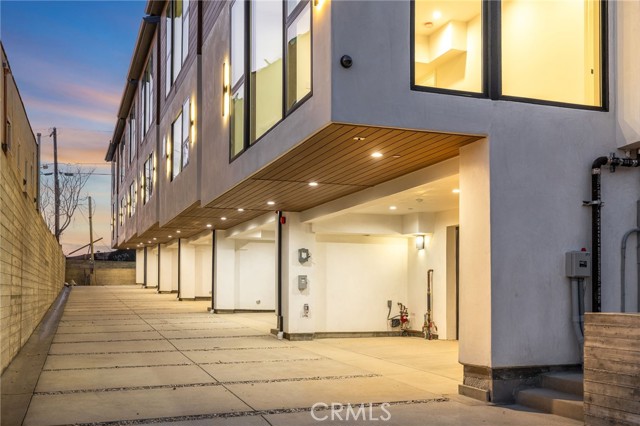 Detail Gallery Image 3 of 17 For 953 1/2 Everett St, Los Angeles,  CA 90026 - 2 Beds | 2/1 Baths