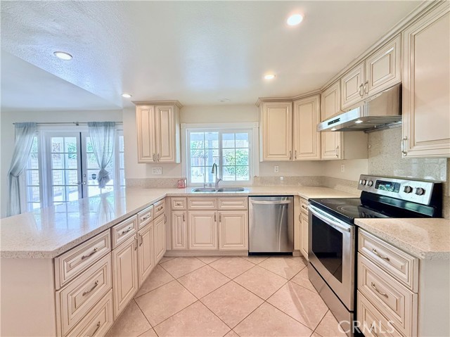 Detail Gallery Image 11 of 33 For 7 Calhoun, Irvine,  CA 92620 - 4 Beds | 2/1 Baths