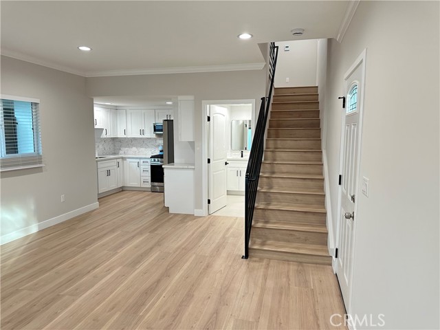 Detail Gallery Image 6 of 22 For 7317 Darby Pl, Reseda,  CA 91335 - 3 Beds | 2/1 Baths