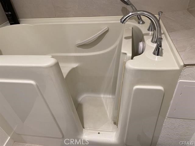 https://media.crmls.org/medias/be2937ea-afae-4f8d-a2ca-533b69a84daf.jpg?preset=X-Large