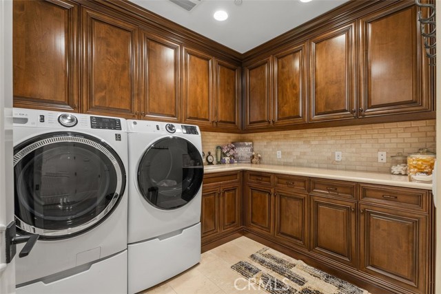 35 Shoreline Drive, Dana Point CA: https://media.crmls.org/medias/be2939d1-f7b8-4dfb-aab0-284dff298b89.jpg