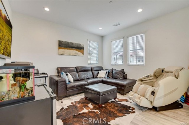 Detail Gallery Image 21 of 45 For 20831 W Acorn, Porter Ranch,  CA 91326 - 4 Beds | 3 Baths