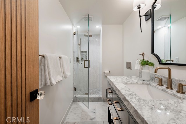 1st Floor Bath