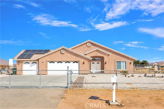 Detail Gallery Image 1 of 36 For 22032 Flathead Rd, Apple Valley,  CA 92307 - 3 Beds | 2 Baths