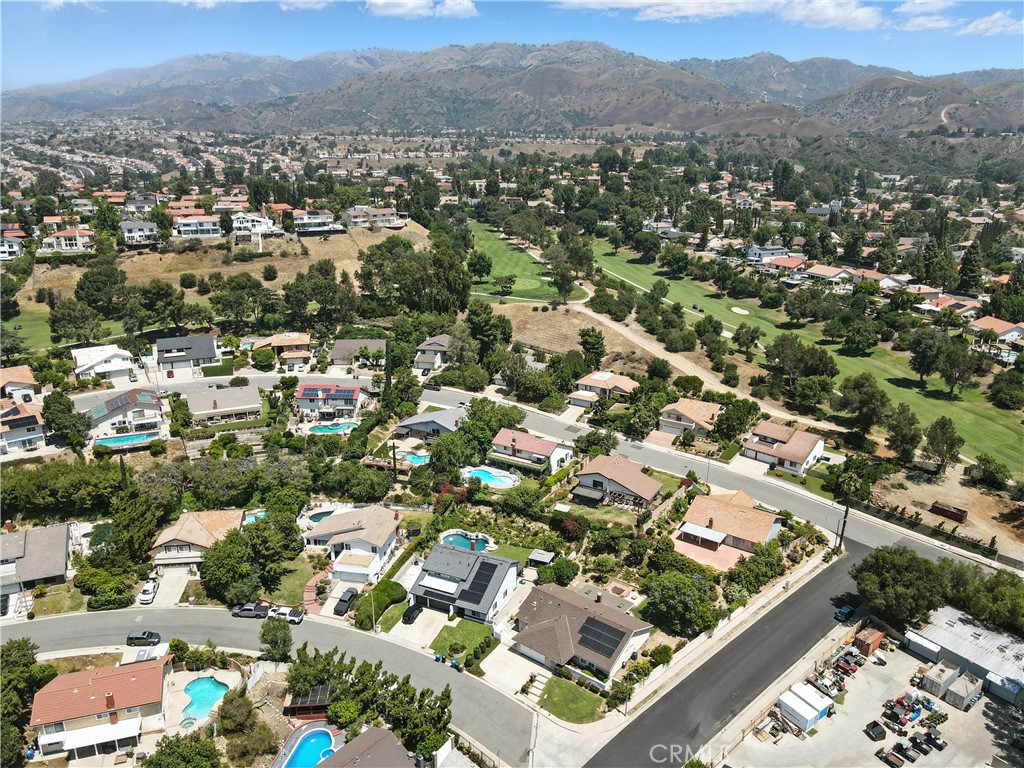 https://media.crmls.org/medias/be2a7184-ea03-416d-9f42-71f916ce8948.jpg?preset=X-Large