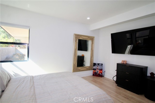 6949 Wilbur Avenue, Reseda CA: https://media.crmls.org/medias/be2a9690-e6e0-4d31-aea1-9d3e82ccdec5.jpg